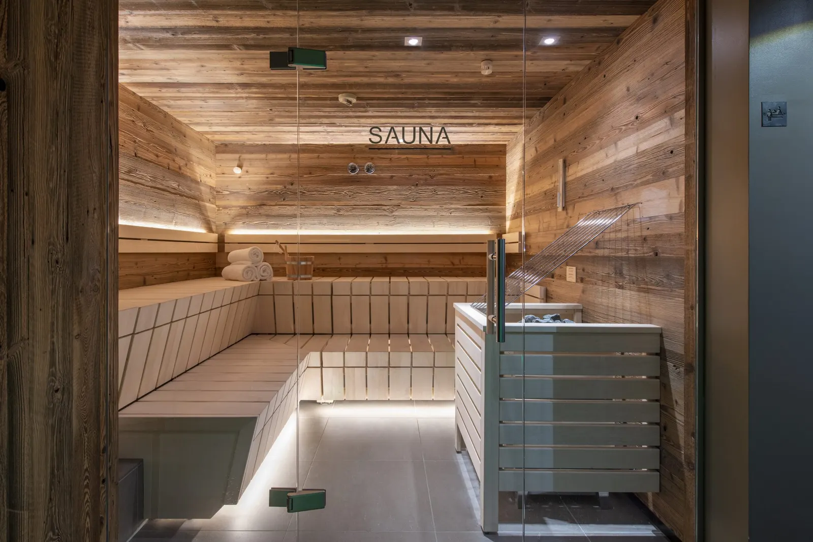 Brunnenhof Penthouse — photo 8